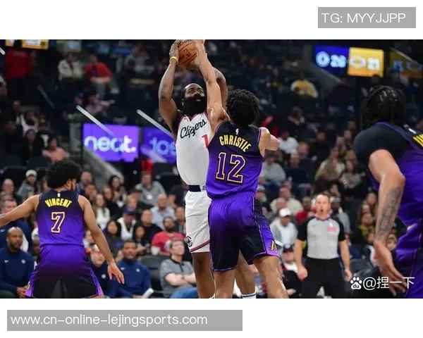 2021年NBA湖人与灰熊精彩对决回放录像全程回顾与分析