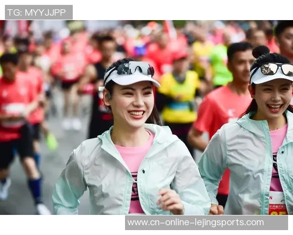 为爱奔驰！乐山双遗马拉松赛一家三口组团参赛，是什么让她们如此酷爱？